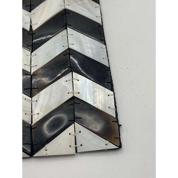 MAD BY DESIGN Women’s Black-Cream Chevron Handmade Square Shoulder Bag SZ OS - Picture 4 of 11